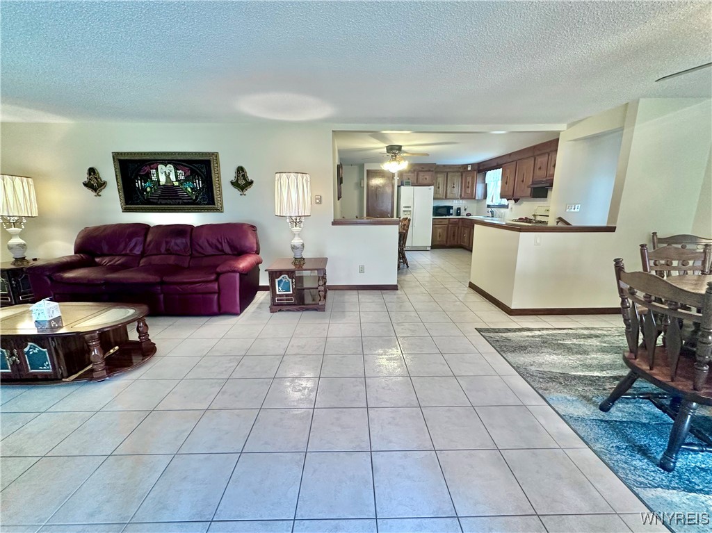 photo 2 : 83 Barbados Drive, Cheektowaga NY 14227