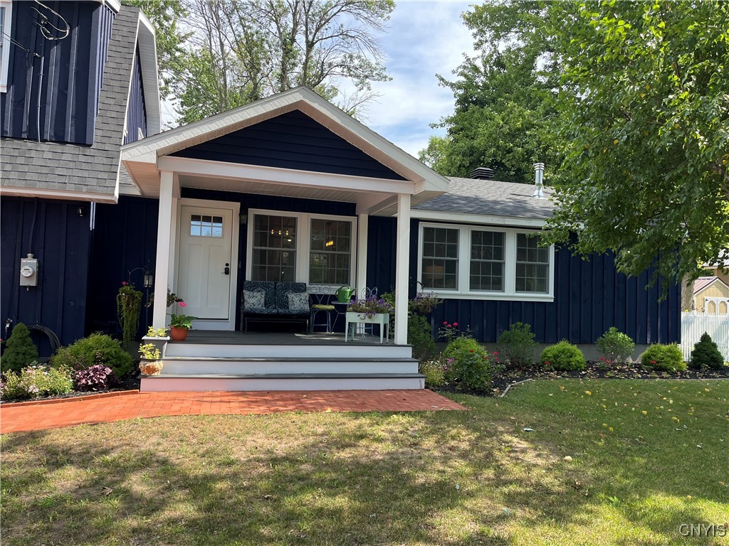 photo 2 : 209 East Main Street, Hounsfield NY 13685