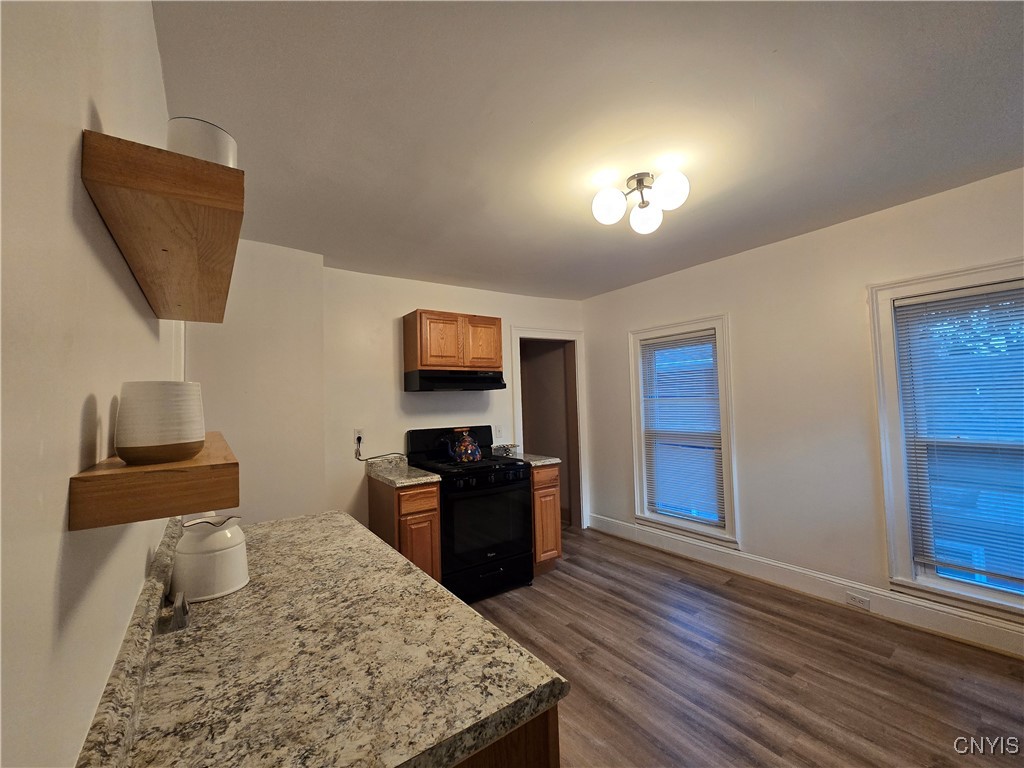 photo 4 : 9 Cayuga Street, Auburn NY 13021