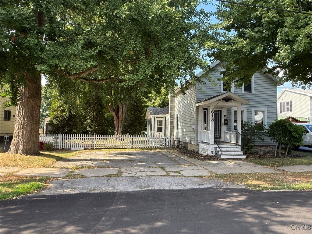 photo LK: 618 Montgomery Street, Ogdensburg NY 13669