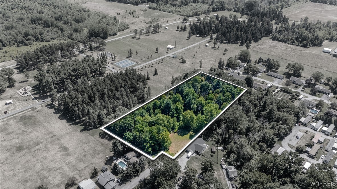 photo DQJjvI8A8:  Peach Street, Newfane NY 14126