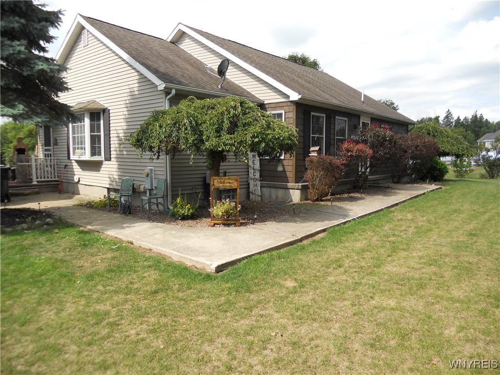 photo 5W2BcJByY9O32tIWTLgK52XUTVS2AvrN2BRlbw: 5774 Sweetland Road, Stafford NY 14143