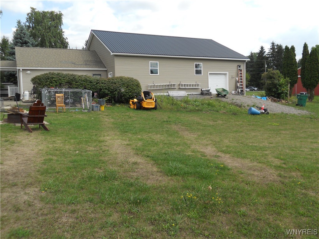 photo 2 : 5774 Sweetland Road, Stafford NY 14143