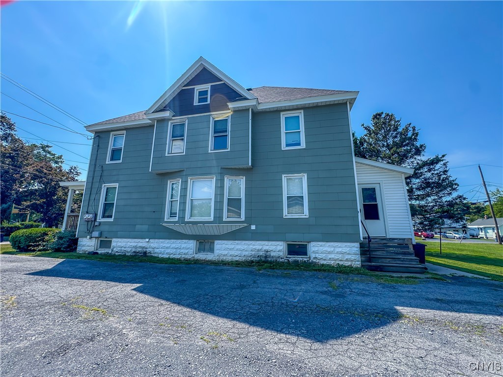 photo 2 : 77 Standart Avenue, Auburn NY 13021