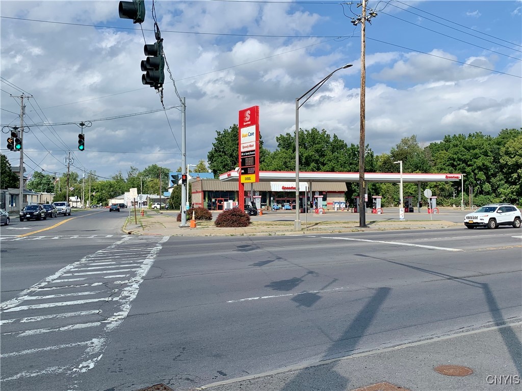 photo undefined: 827-821 Oriskany Boulevard, Whitestown NY 13495