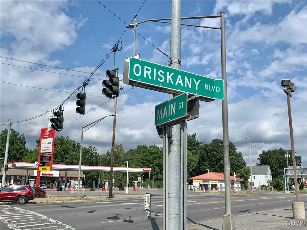photo 2 : 827-821 Oriskany Boulevard, Whitestown NY 13495