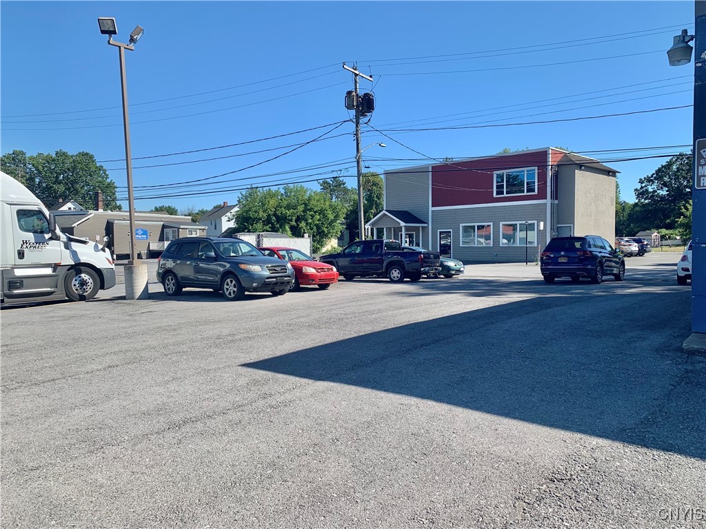 photo 4 : 827-821 Oriskany Boulevard, Whitestown NY 13495