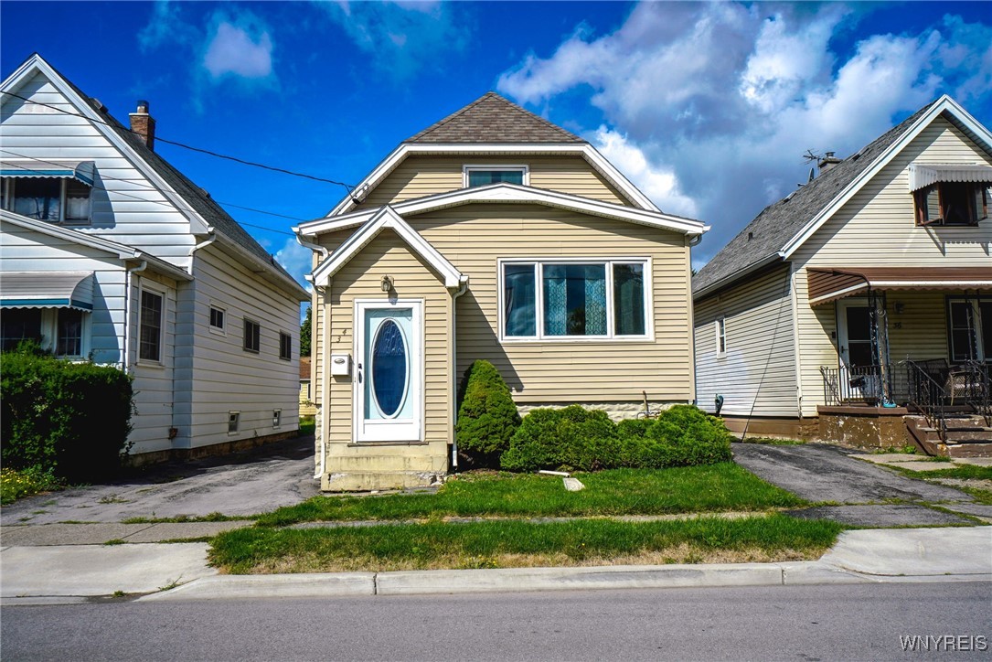 photo 0: 34 Lehigh St, Cheektowaga NY 14206