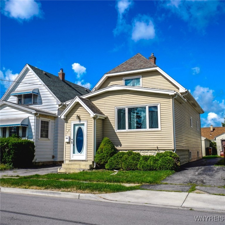 photo 1 : 34 Lehigh St, Cheektowaga NY 14206