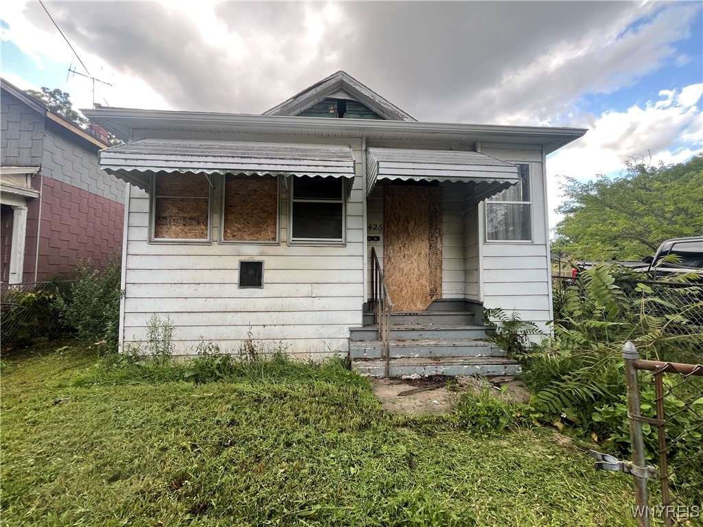 photo undefined: 426 6th Street, Niagara Falls NY 14301