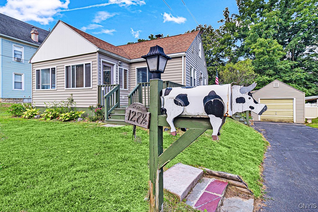 photo undefined: 127 1/2 Oxford Road, New Hartford NY 13413