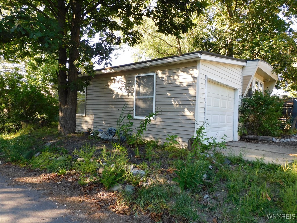 photo undefined: 147 East Canyon Drive, Hamburg NY 14075