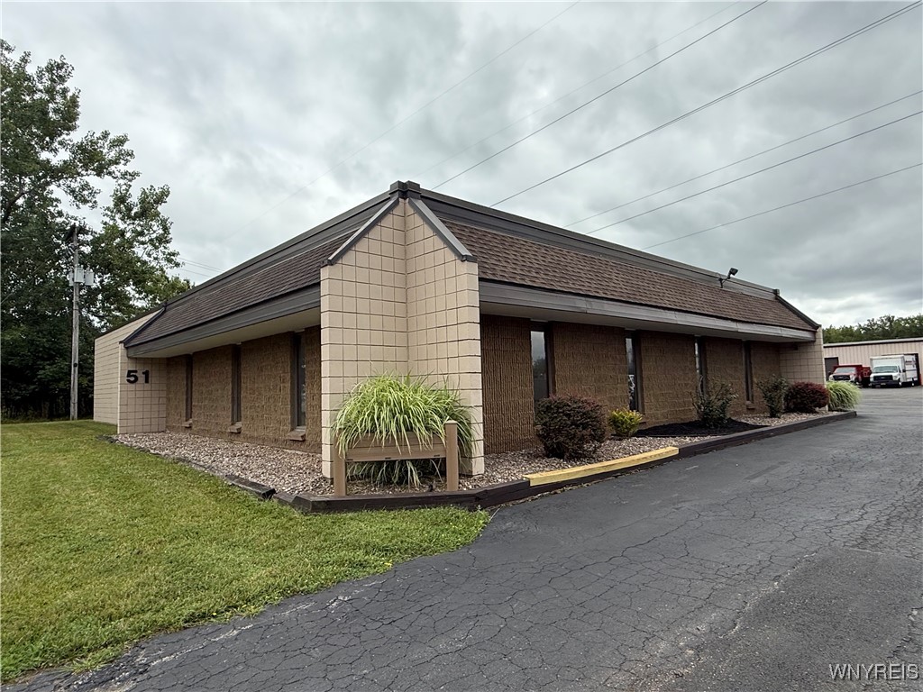 photo GYO: 51 North America Drive, West Seneca NY 14224