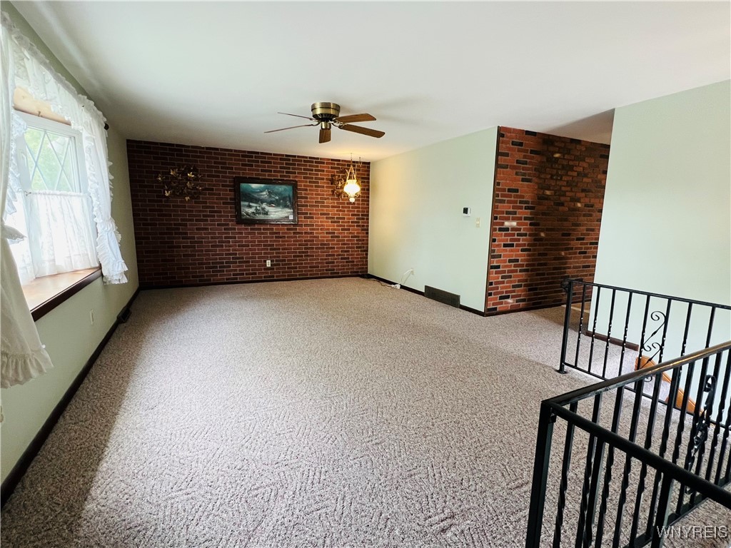 photo 3 : 28 Mayberry Drive East, Cheektowaga NY 14227