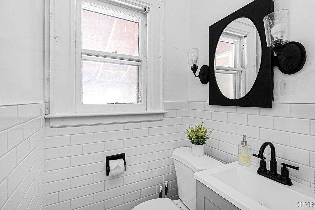 photo undefined: 12 Memorial Parkway Parkway, Utica NY 13501