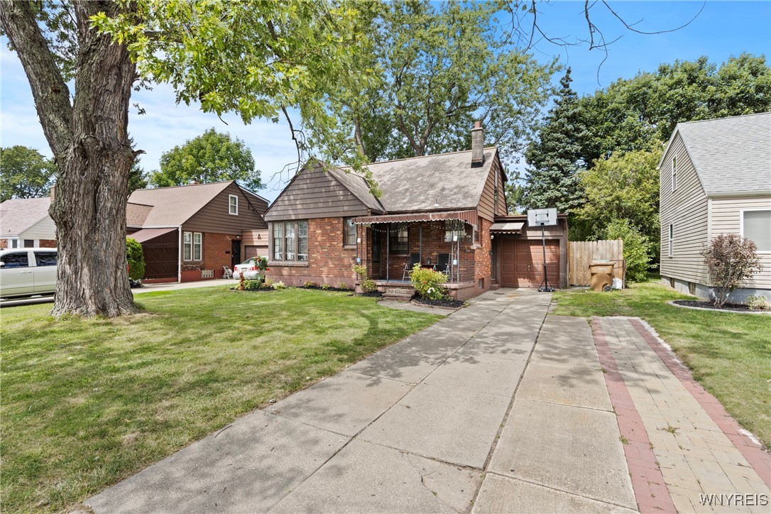 photo 1 : 178 Cleveland Drive, Cheektowaga NY 14215