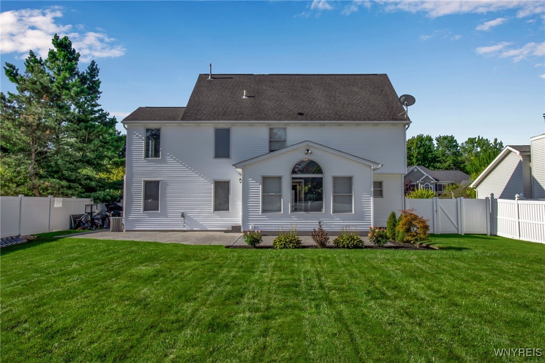 photo undefined: 25 Windsor Ridge Drive, Lancaster NY 14086