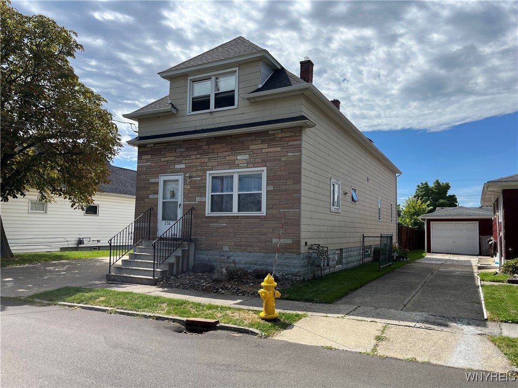 photo 2 : 236 Crocker Street, Cheektowaga NY 14212