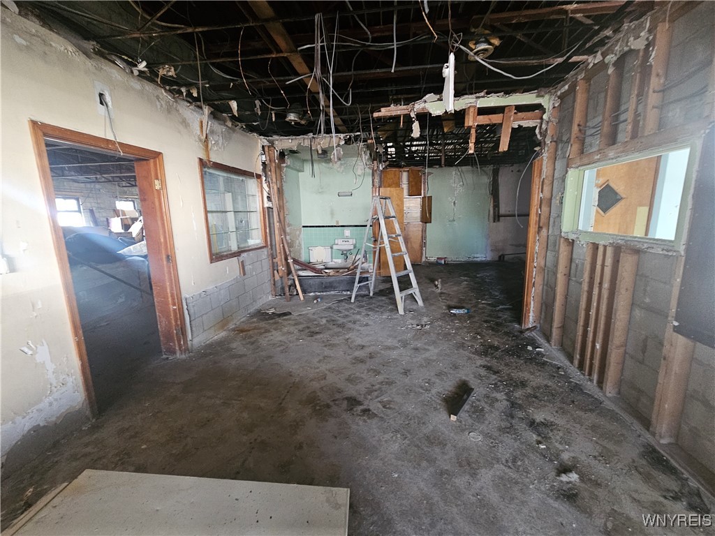 photo 4 : 814 Abbott Road, Buffalo NY 14220