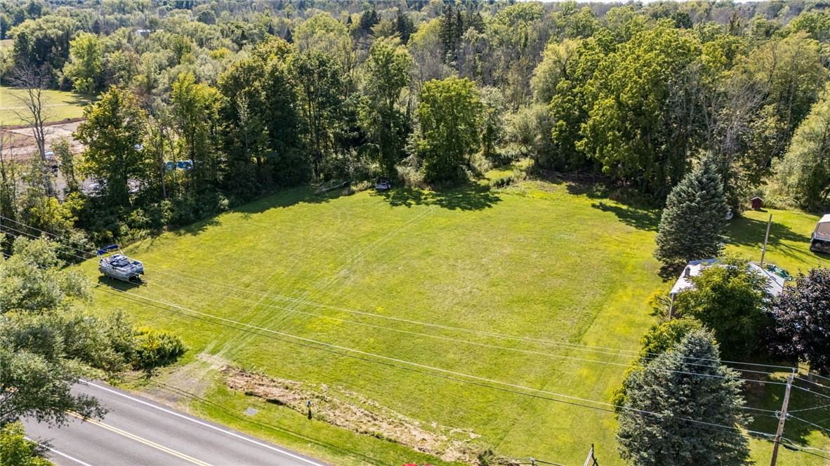 photo ekNhpue2zMv8Hozxg2ZXmabg0KVJKAkUY:  Port Bay Road, Huron NY 14590