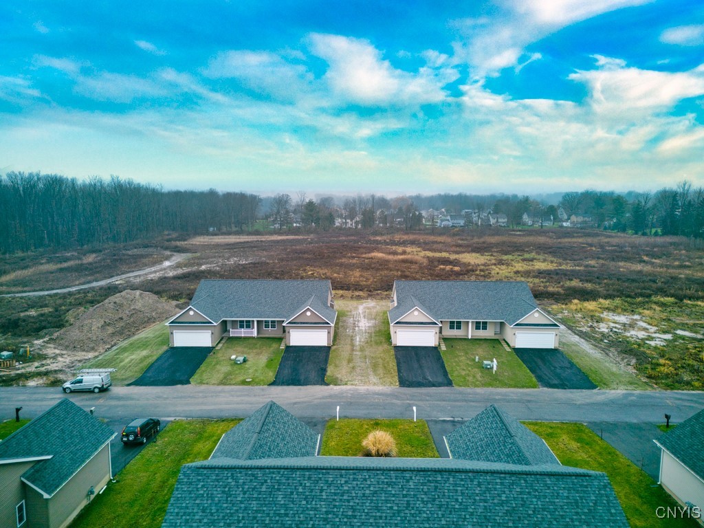 photo krTsmd0IseMHSs: 8195 Rachel Court, Clay NY 13027