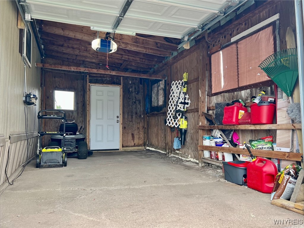 photo Wc7k: 263 Crestwood Court East, Lockport City NY 14094