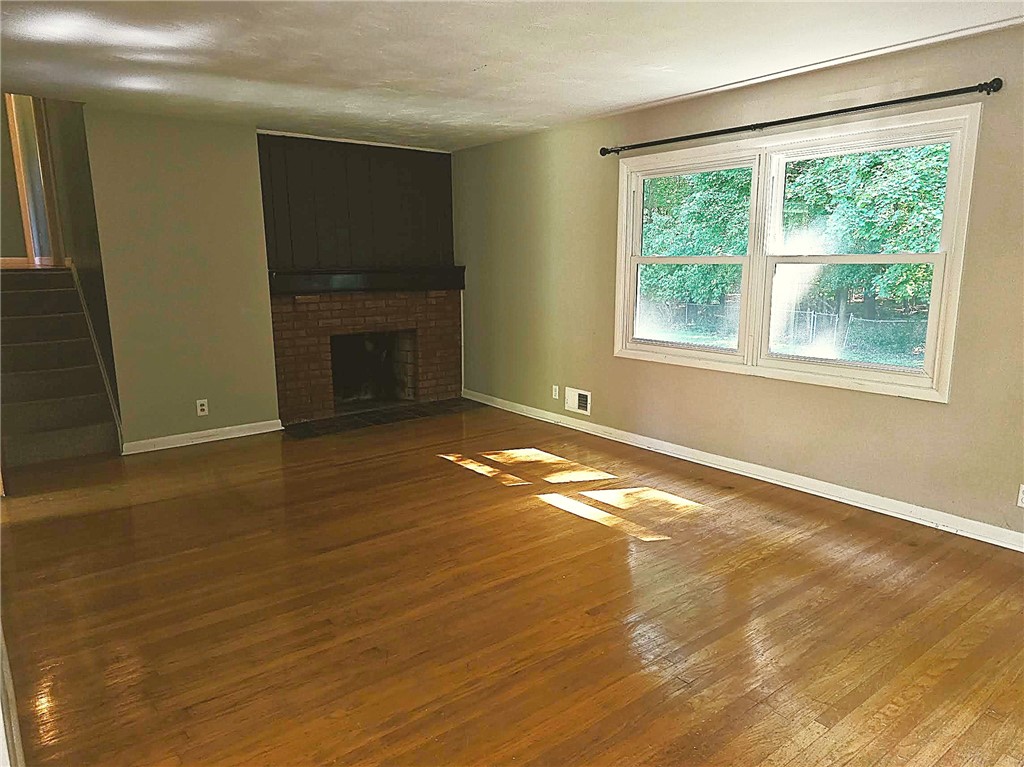 photo 2 : 354 Marsh Road, Pittsford NY 14534