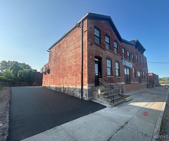 photo Jv9ys: 106 Hotel Street 5, Utica NY 13502