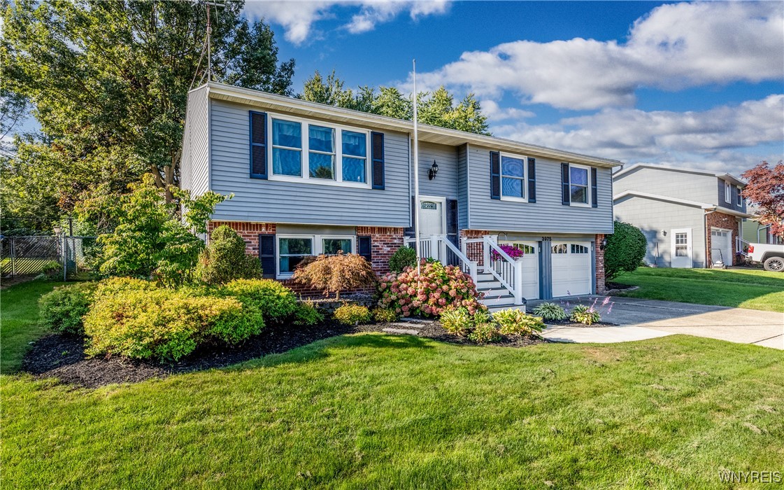 photo undefined: 3975 Autumnway Lane, Hamburg NY 14075