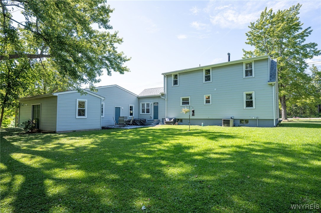photo 2 : 7559 Erie Road, Evans NY 14047