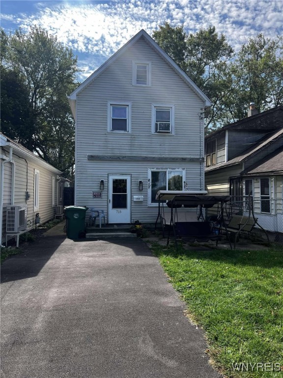 photo undefined: 715 Willow Avenue, Niagara Falls NY 14305