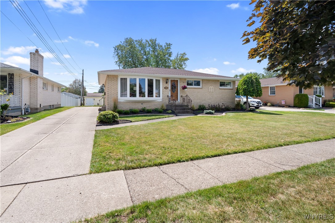 photo undefined: 11 Mckenzie Court, Cheektowaga NY 14227