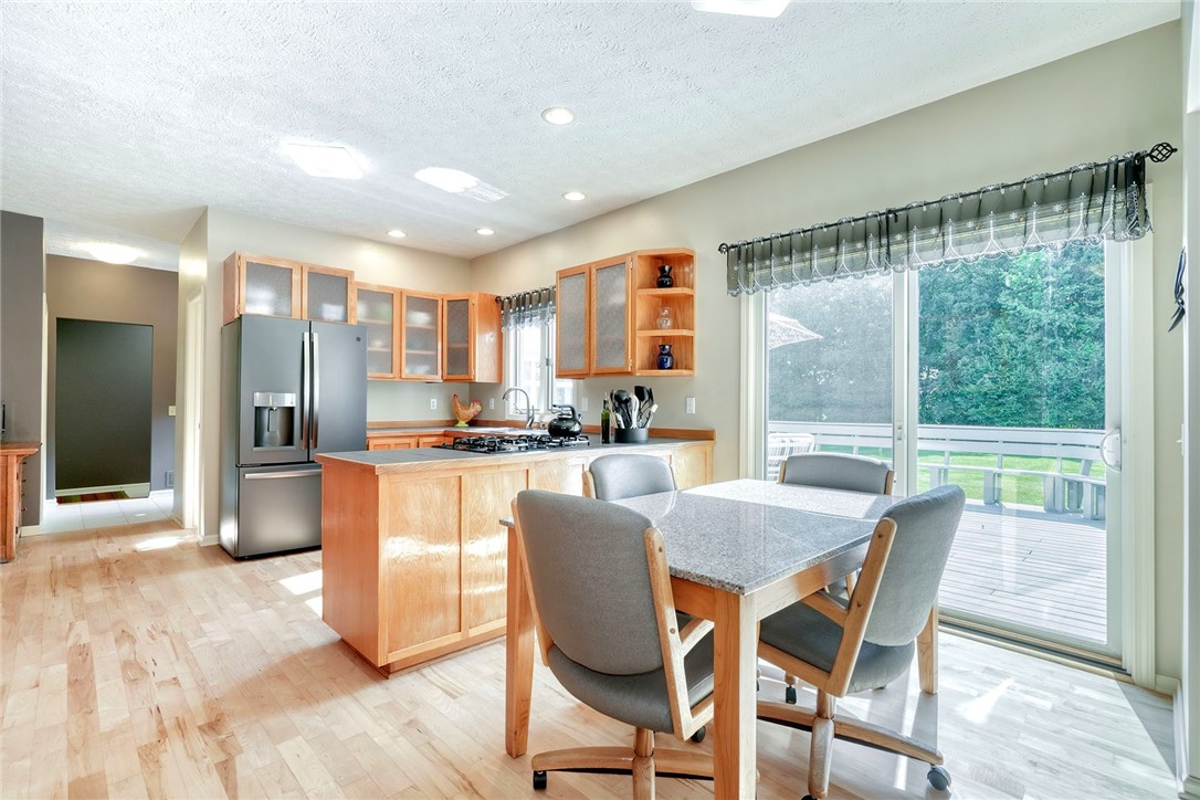 photo 4 : 26 Gravel Hill Lane, Mendon NY 14472