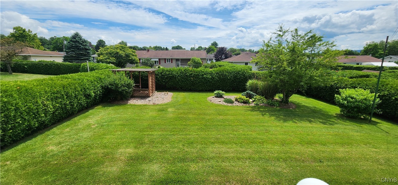 photo PZJjWmzvUXqxHdcnmL-KVJ3aVFaENRs: 454 Elmdale Avenue, Utica NY 13502