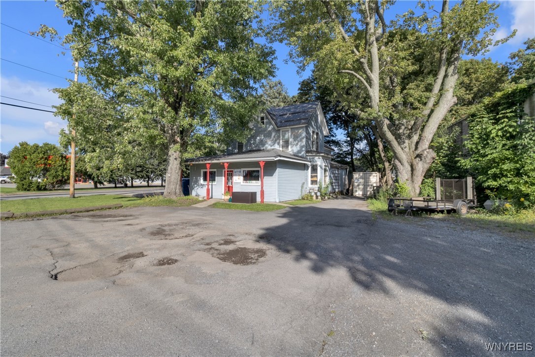 photo 3 : 5949 Camp Road, Hamburg NY 14075