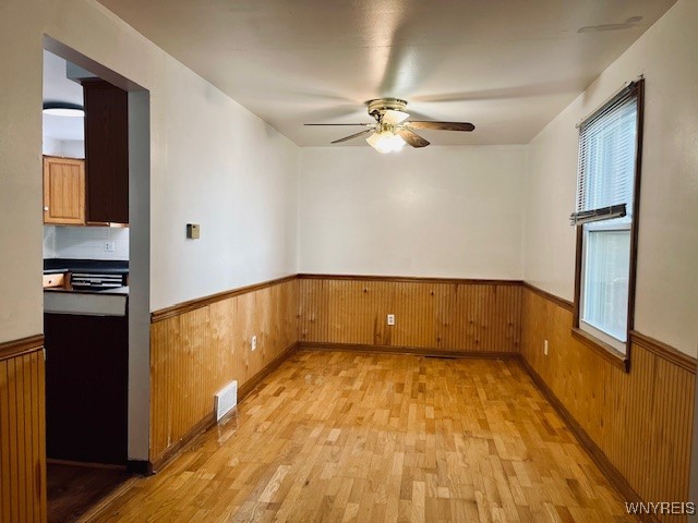 photo 3 : 199 Fairgreen Drive Right, Amherst NY 14228