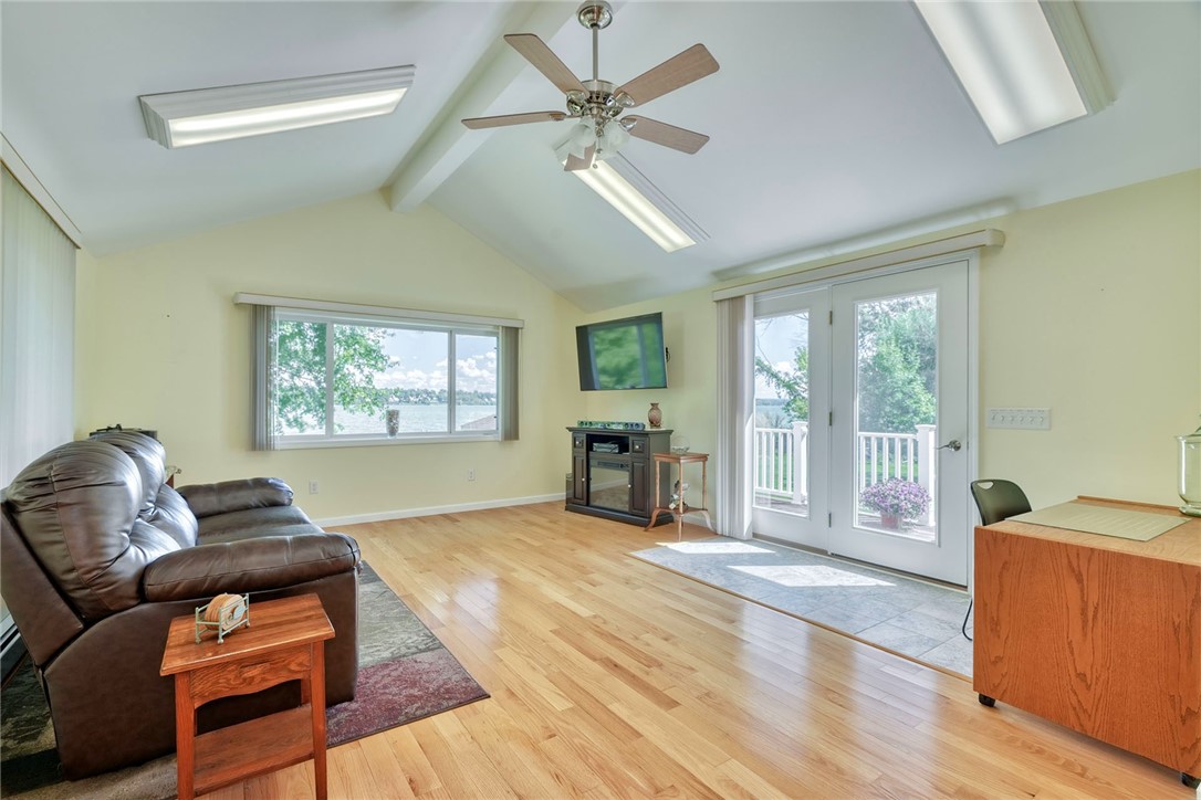 photo 3 : 2189 Lake Road, Seneca Falls NY 13148