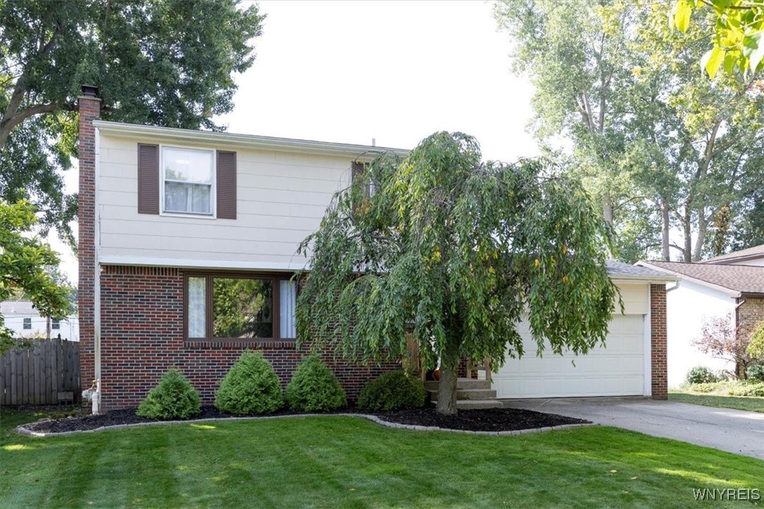 photo u: 39 Brittany Drive, Amherst NY 14228