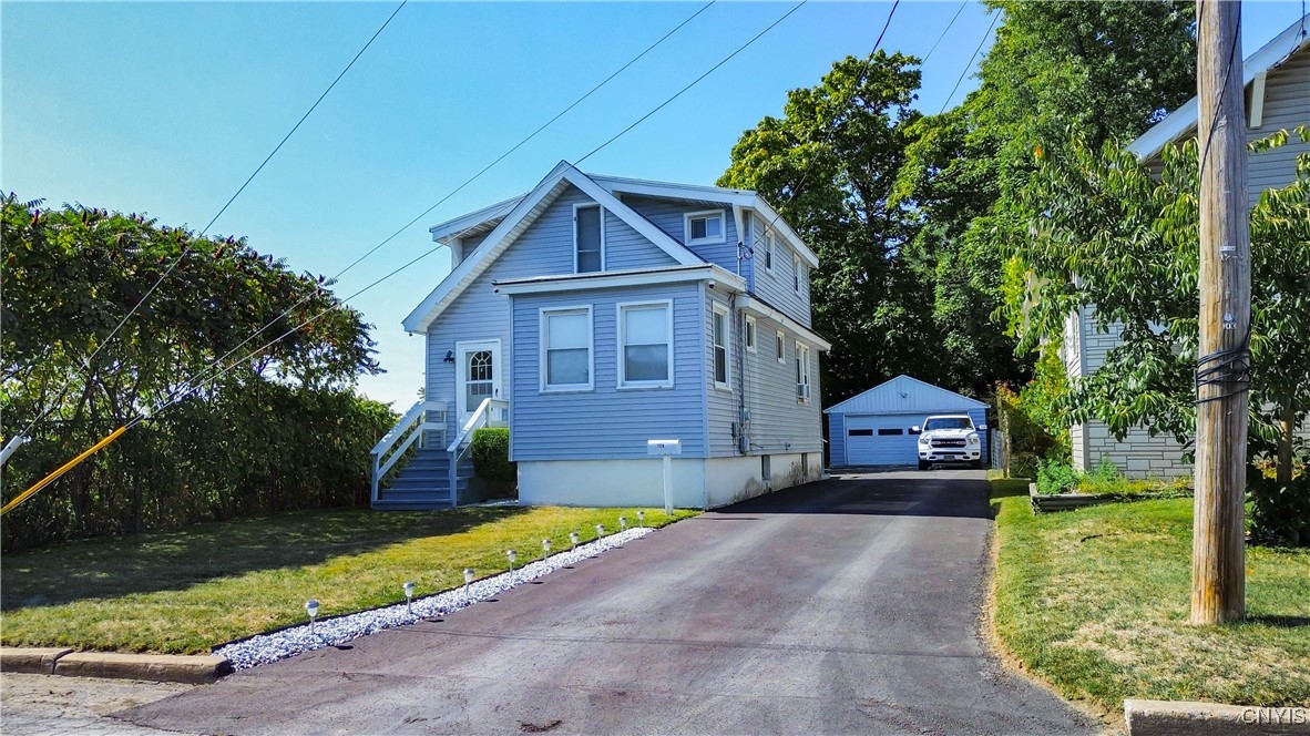 photo kWMvMdOU: 108 Wells Place, Utica NY 13502