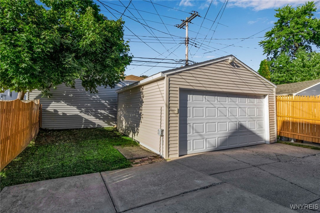 photo 1 : 379 Victoria Boulevard, Tonawanda NY 14217