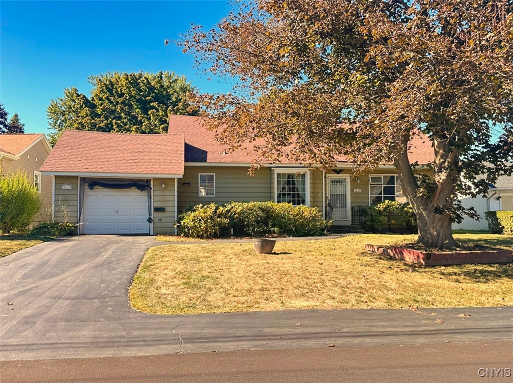 photo undefined: 233 Fairway Drive, New Hartford NY 13413