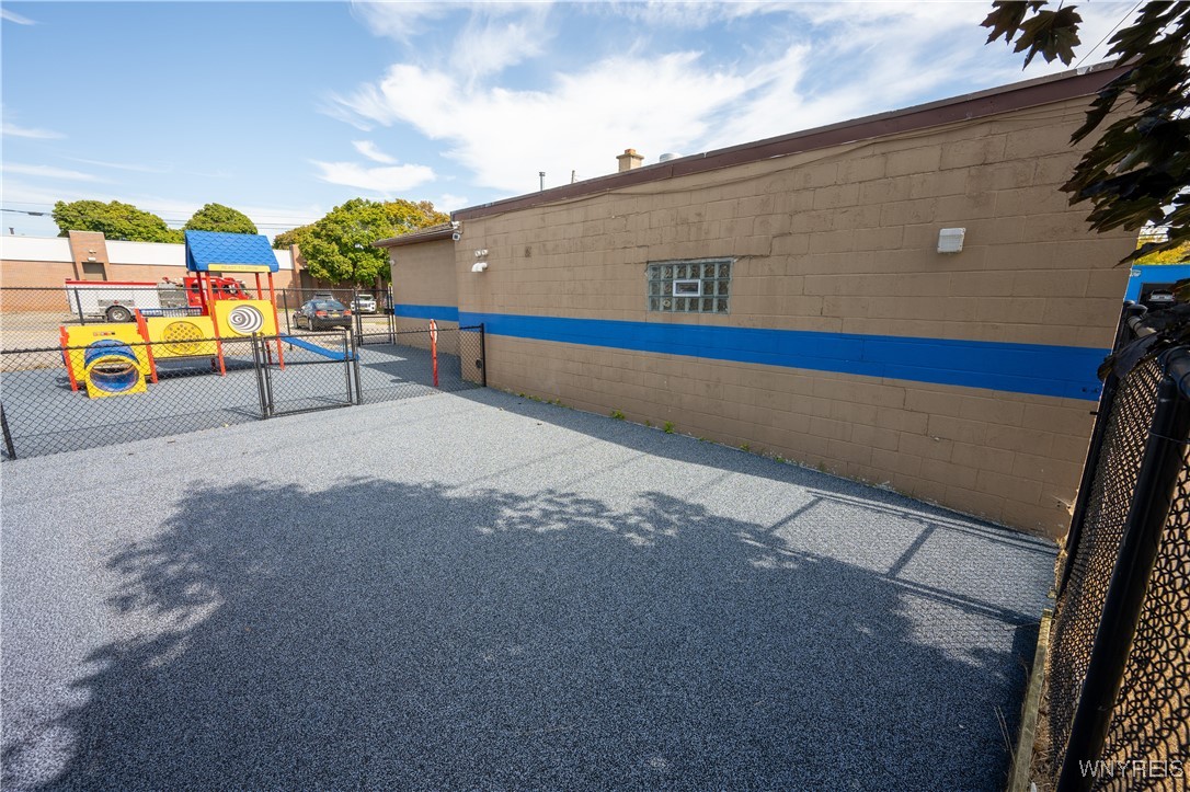 photo undefined: 300 Hyde Park Boulevard, Niagara Falls NY 14303