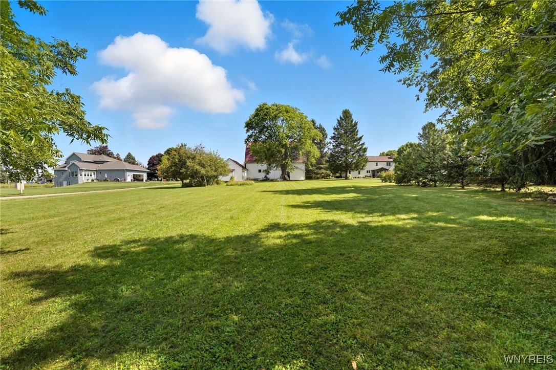 photo 3 : 3310 Angle Road, Orchard Park NY 14127