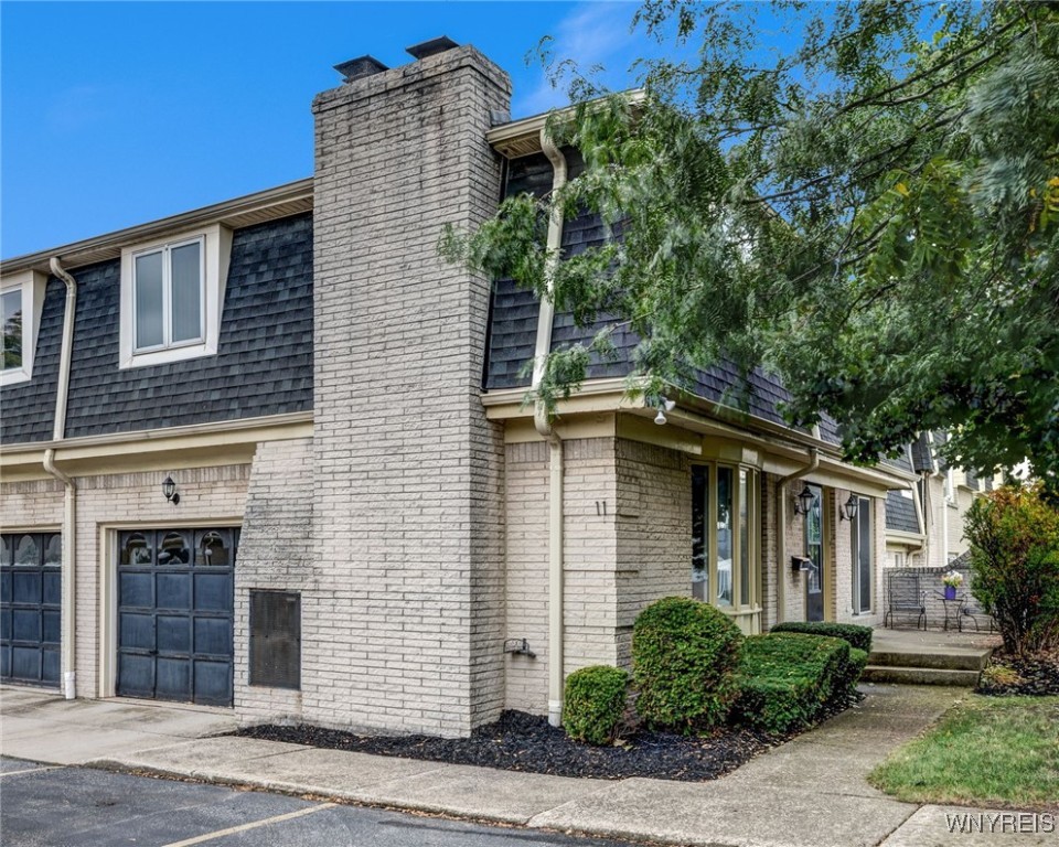 photo undefined: 11 Cambridge Sq, Amherst NY 14221