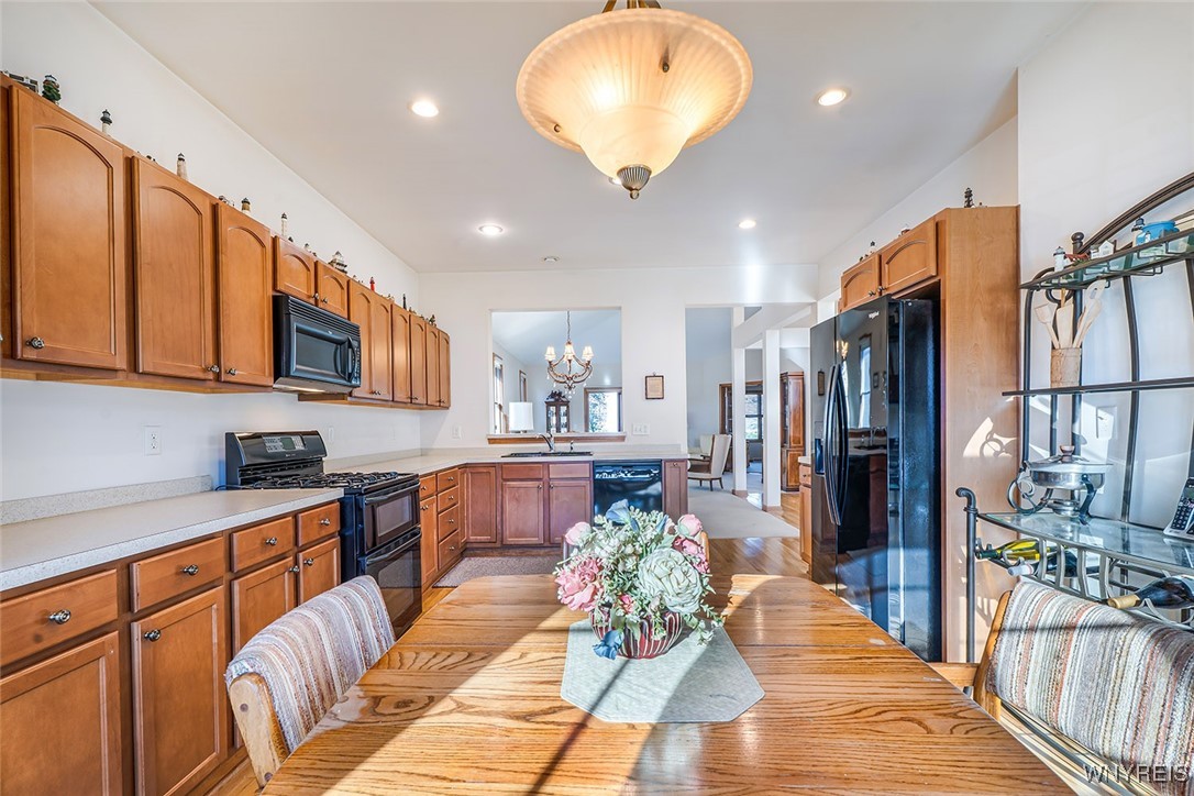 photo 4 : 222 Lord Byron Lane, Amherst NY 14221
