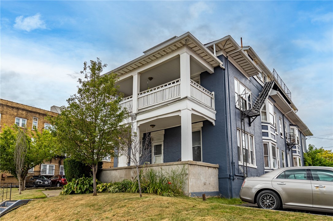 photo 3 : 201 Lake Avenue, Rochester NY 14608