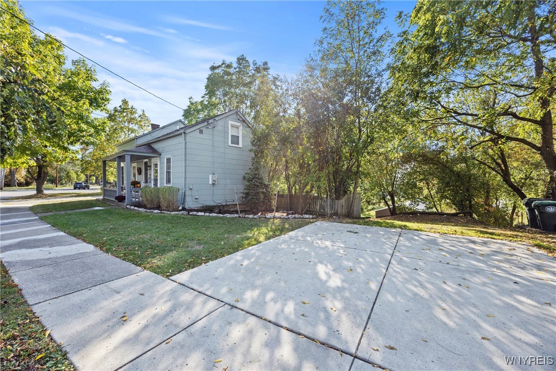 photo eF-b4nbMWd2N8I6p1-AeRcNj7OXzPC8vyjs: 176 Mill Street, Amherst NY 14221
