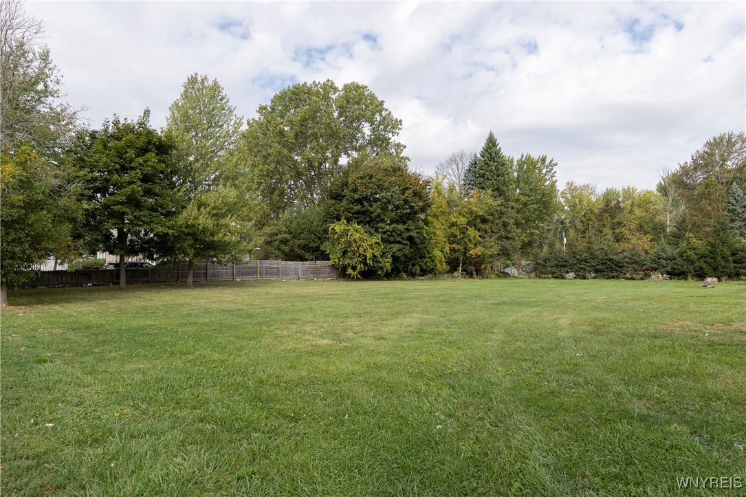 photo WTOCkQ0: 20 Pheasant Run Road, Amherst NY 14228