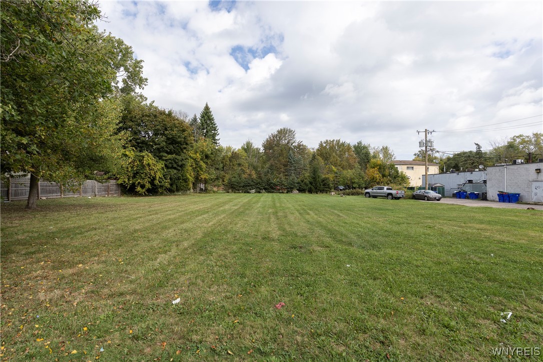photo v1S-G409utpvJS4jAfTXpPVcno: 20 Pheasant Run Road, Amherst NY 14228