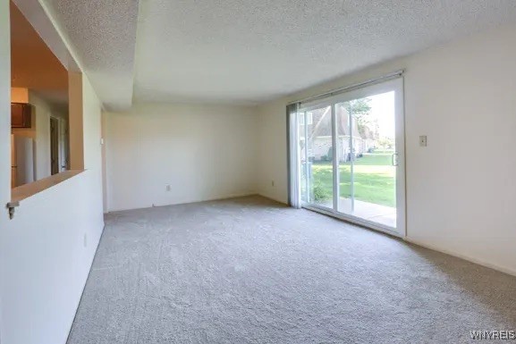 photo 3 : 4351 Chestnut Ridge, Amherst NY 14228